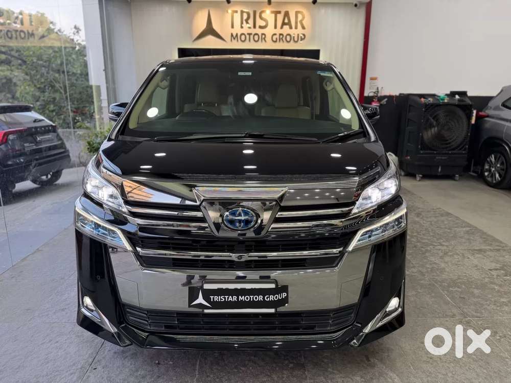 Toyota Vellfire 2.5 Hybrid, 2022, Petrol
