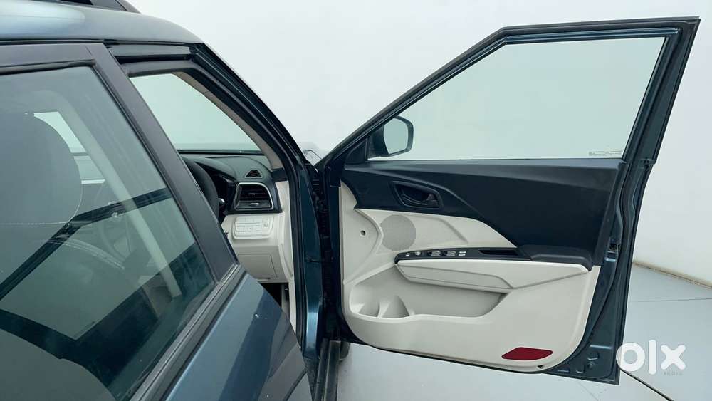 Mahindra Xuv300 W6, 2021, Petrol