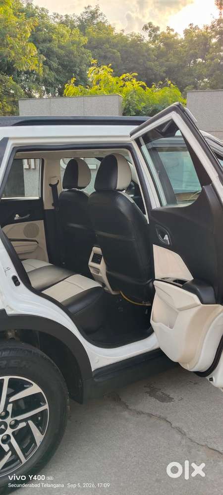 Mahindra Xuv 3xo Ax5 Pm Mt, 2025, Petrol