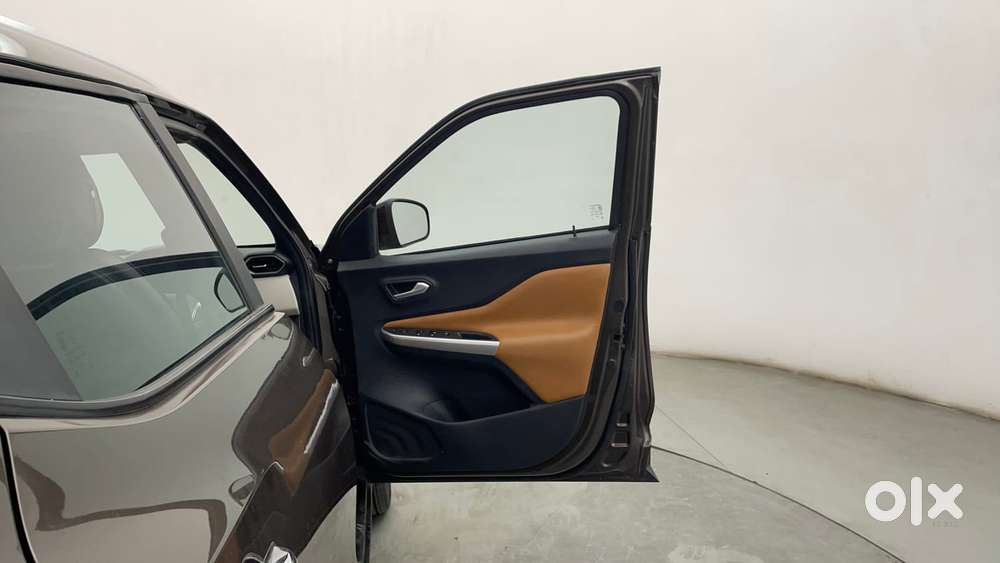 Nissan Magnite Xv Turbo, 2023, Petrol