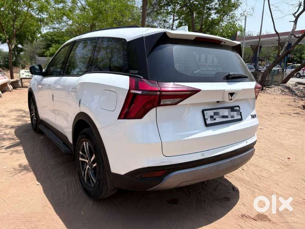 Mahindra Xuv700 2.0 Ax 3 Petrol Mt 5 Str, 2023, Petrol
