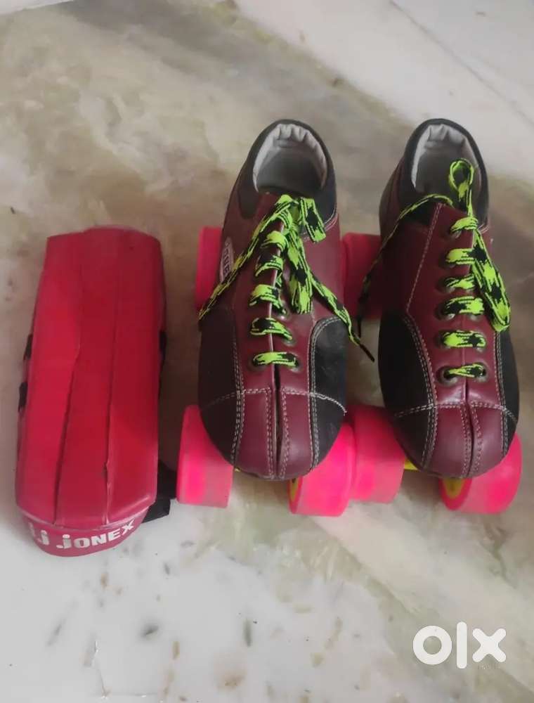 JONEX Quad Roller Skates for Kids  Adjustable/Lightweight  Good Cond