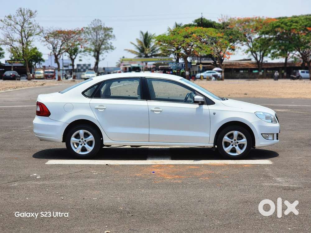 Skoda Rapid 2016 Petrol 68000 Km Driven