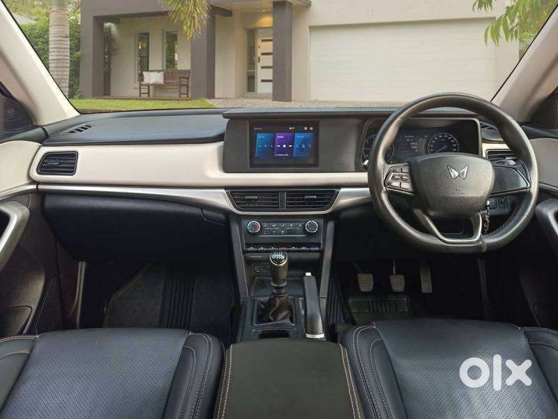 Mahindra Xuv700 2.2 Mx Diesel Mt 5 Str, 2022, Diesel