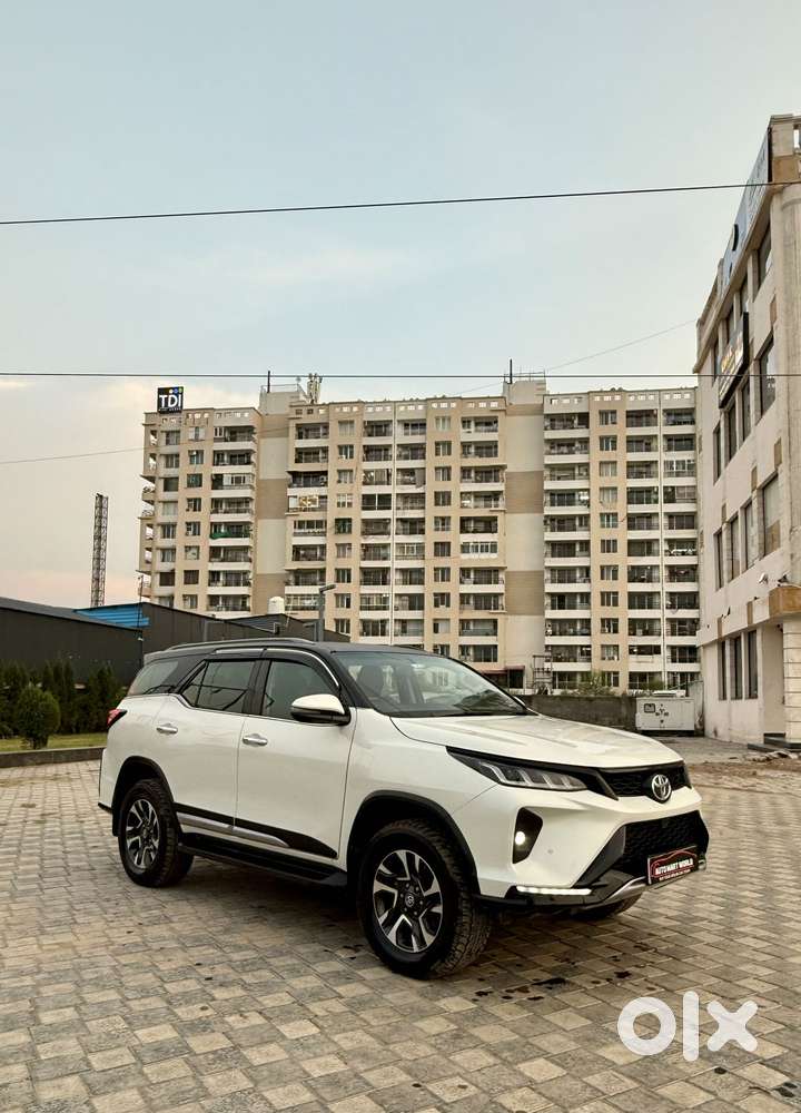 Toyota Fortuner 2.8 Legender 4x4, 2022, Diesel