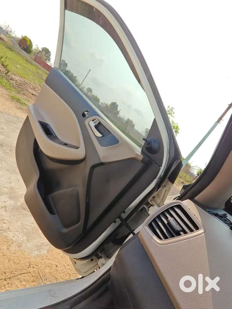 Hyundai I20 2016 Diesel 120000 Km Driven