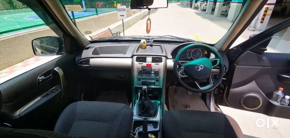 Tata Safari Storme 2015