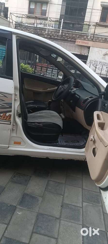 Tata Indica Vista Quadrajet Lx, 2013, Petrol