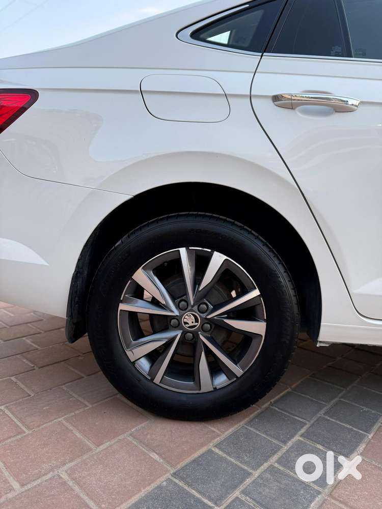 Skoda Slavia 1.5 Tsi Style Dsg, 2023, Petrol