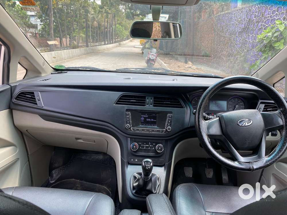 Mahindra Marazzo M4, 2018, Diesel