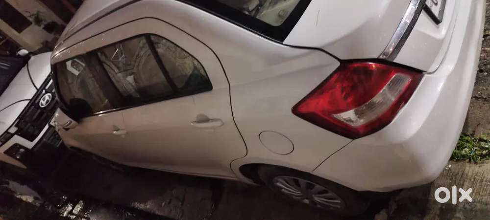 Maruti Suzuki Swift Dzire 2015 Petrol 75000 Km Driven