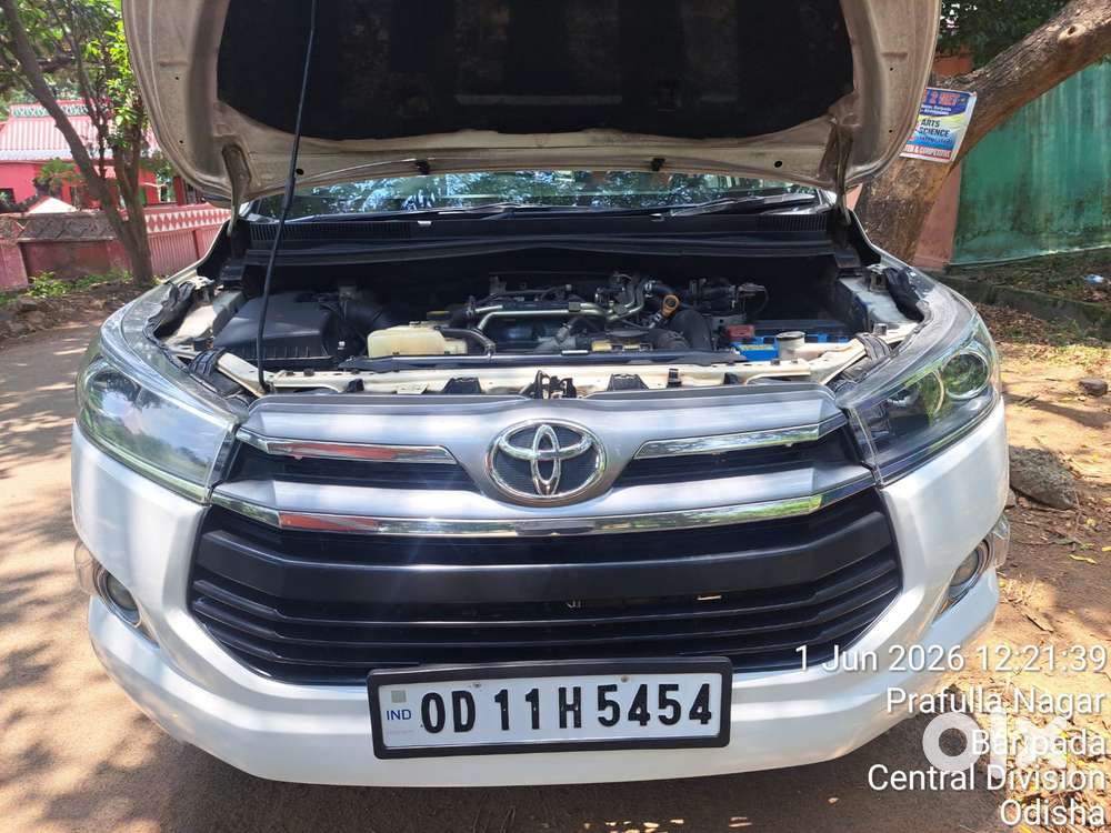 Toyota Innova Crysta 2.4 V, 2016