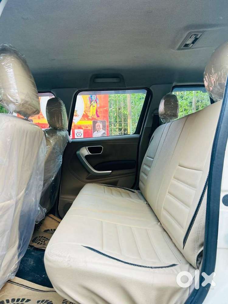 Mahindra Tuv 300 Mhawk100 T8, 2016, Diesel