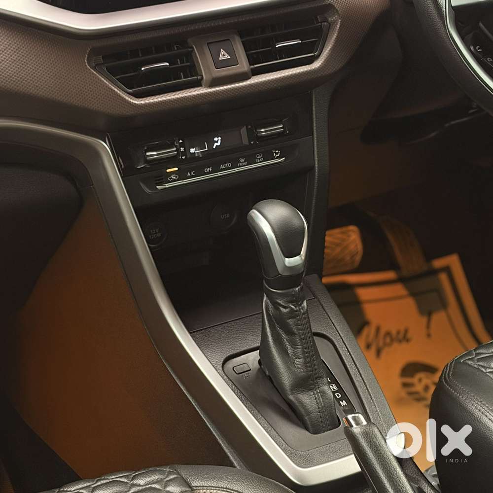 Maruti Suzuki Brezza 1.5 Zxi At Smart Hybrid Dual Tone, 2023, Petrol