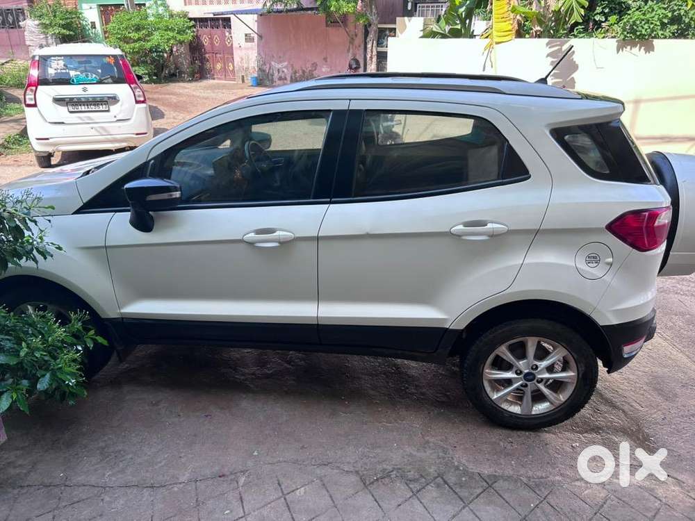 Self Driven Ford Ecosport Petrol Car. One Of The Safest Car.
