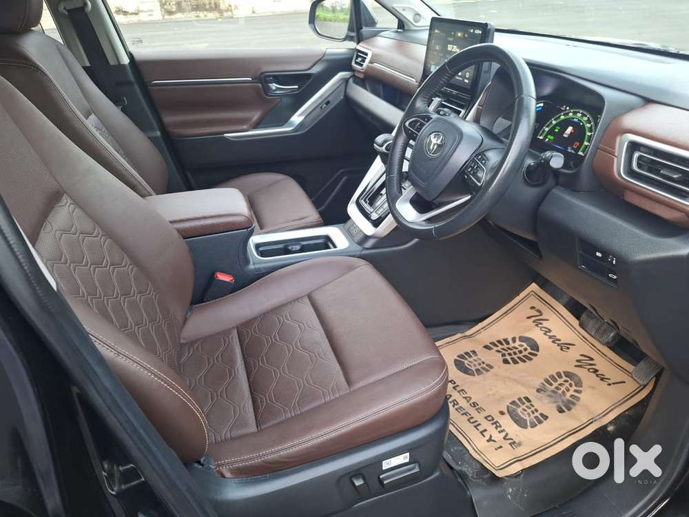 Toyota Innova Hycross 2.0 Zx (o) Hybrid 7 Str, 2023, Petrol