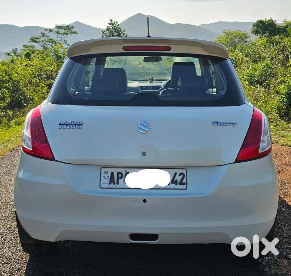 Maruti Suzuki Swift 2017 Diesel 103000 Km Driven