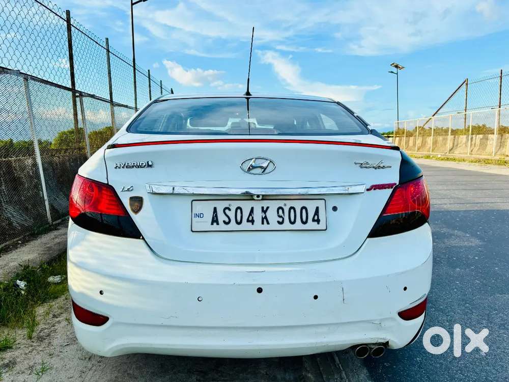 Hyundai Verna 2013 Petrol 75000 Km