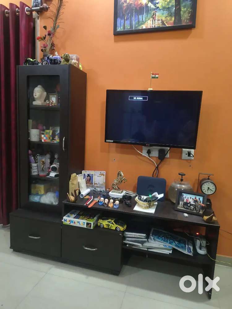 Selling Home center tv unit