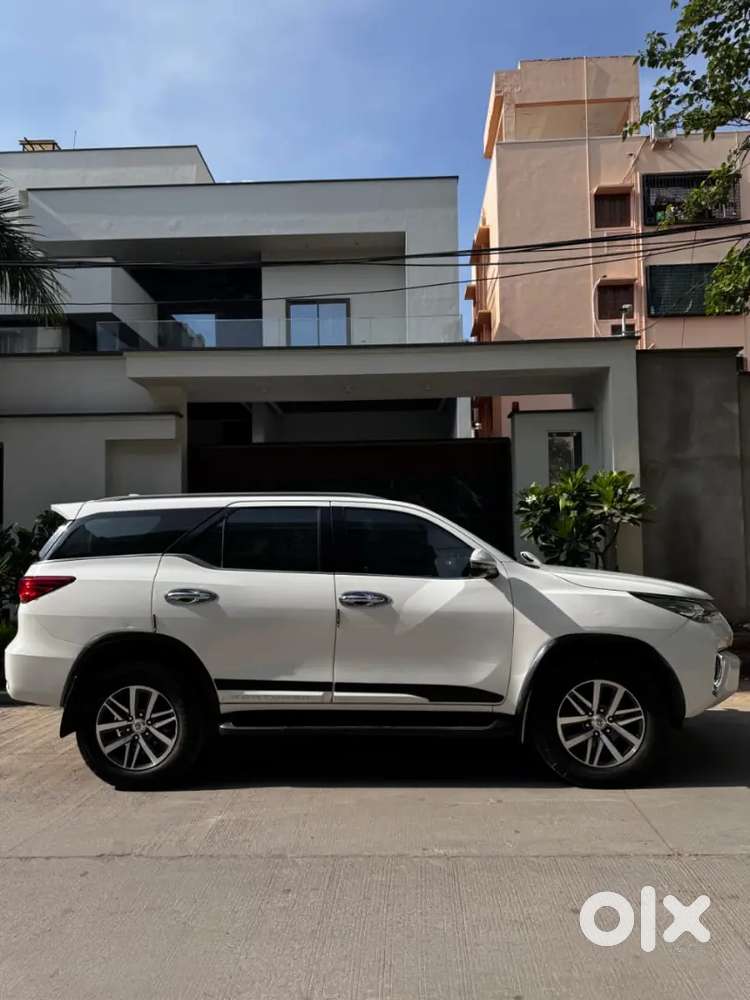 Toyota Fortuner Auto 4×4  Shrm Track Non Accident New Tyres N Battery