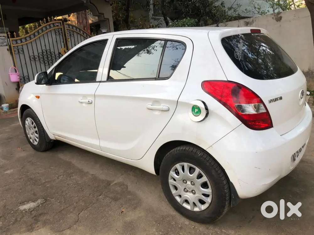 Hyundai I20 2011 Petrol 37000 Km Driven Army