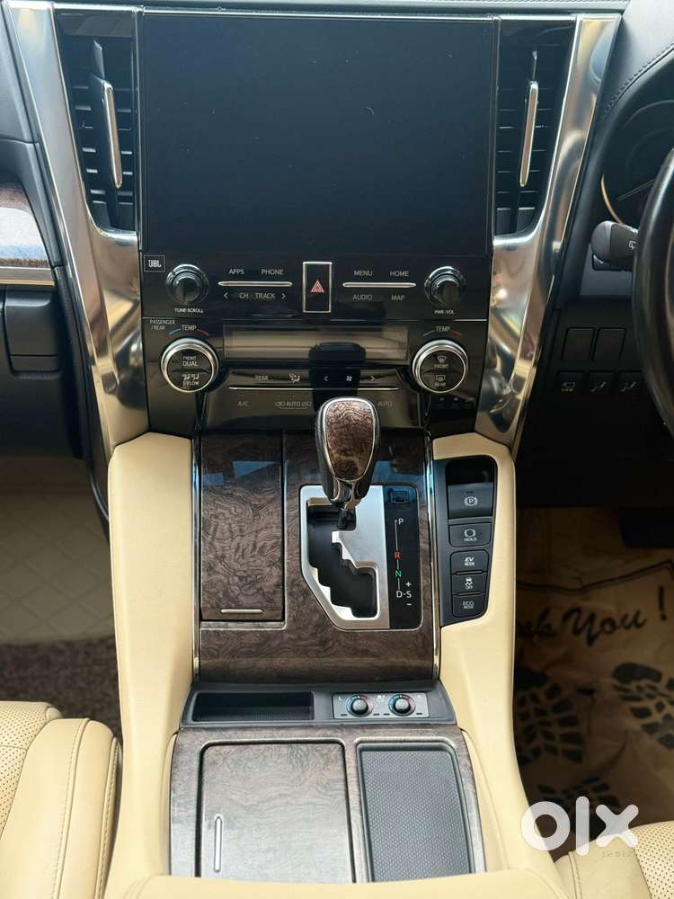 Toyota Vellfire 2.5 Executive Lounge, 2020, Petrol