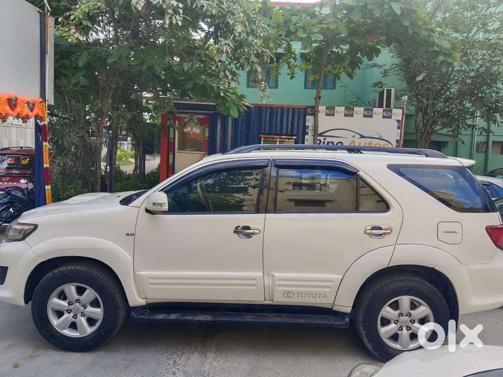 Toyota Fortuner 3.0 4x4 Manual, 2011, Diesel
