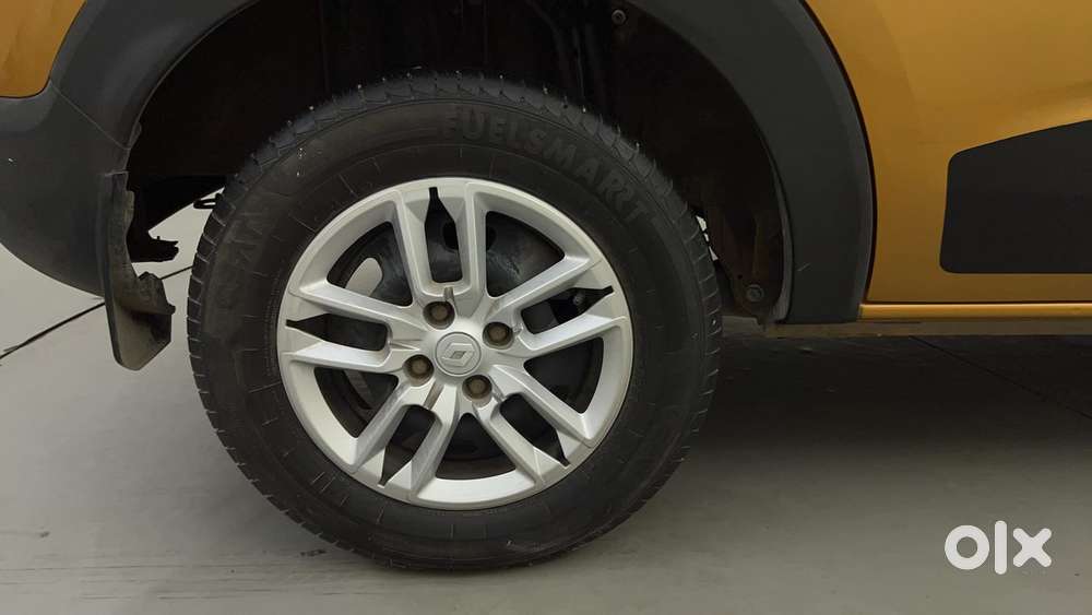 Renault Triber Rxt Easy-r Amt, 2022, Petrol