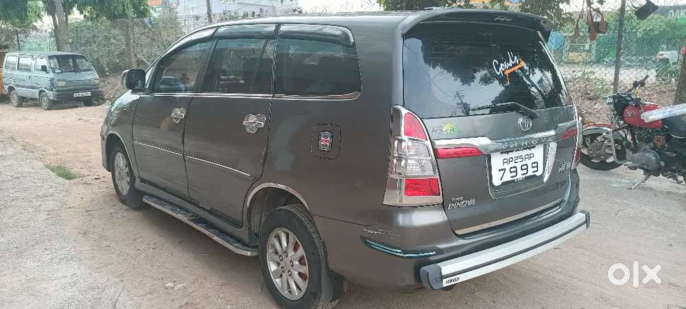 Toyota Innova 2.5 G2 7 2014