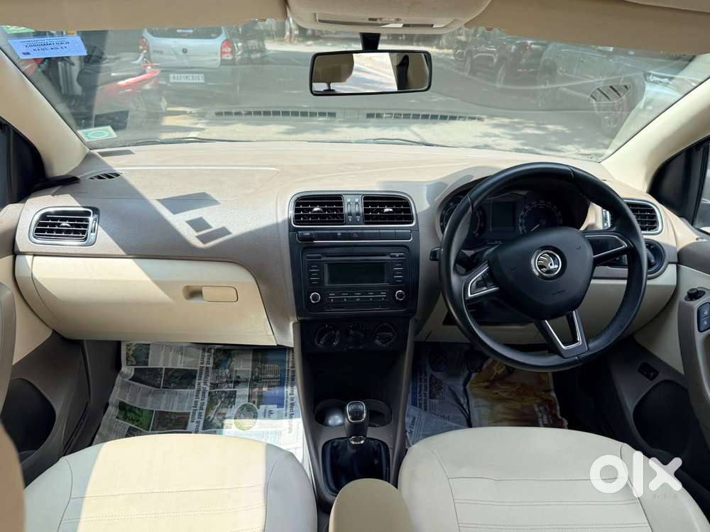 Skoda Rapid 1.6 Mpi Ambition, 2015, Petrol