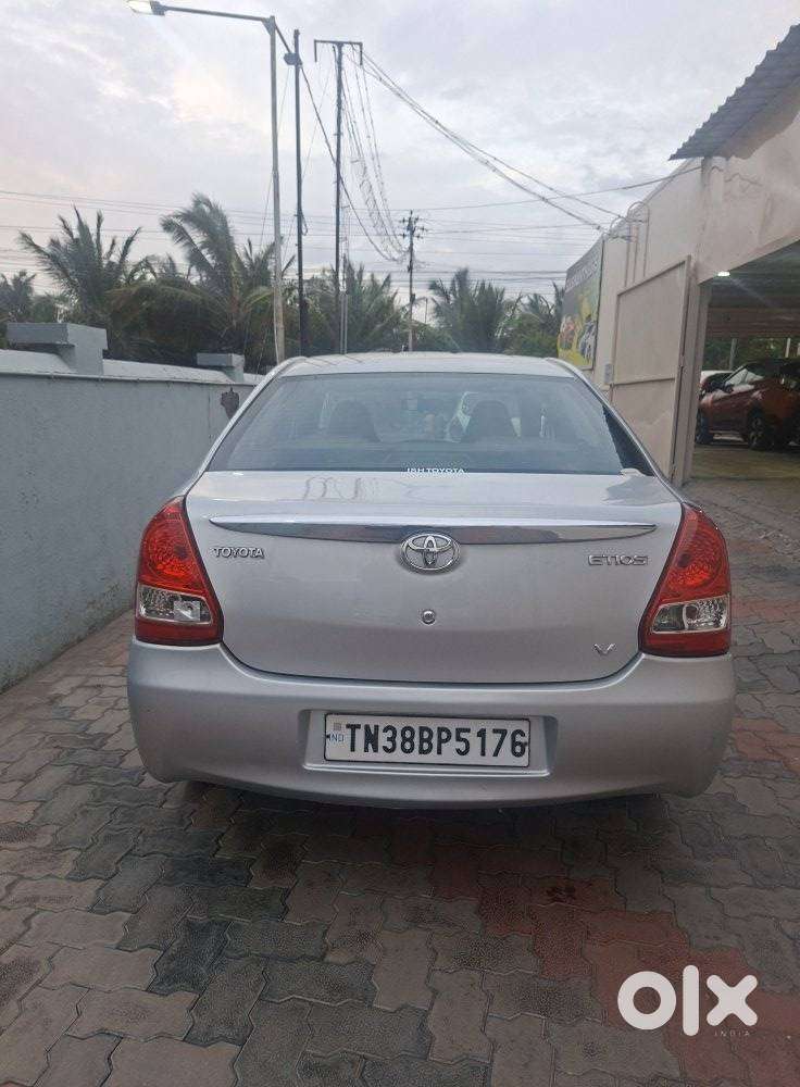 Toyota Etios V, 2012, Petrol