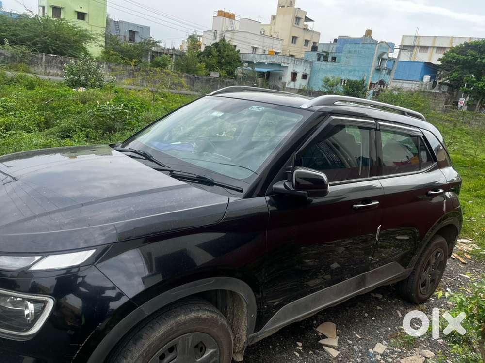Hyundai Venue Petrol 2024