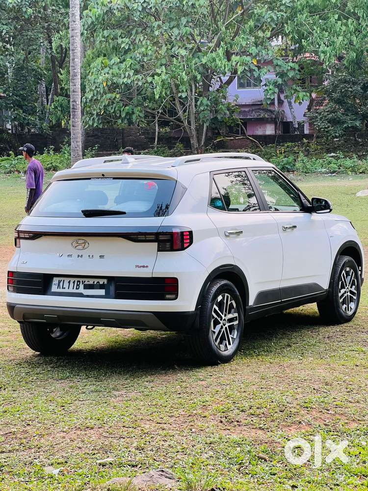 Hyundai Venue 1.0 Sx (o) Turbo Dct, 2023, Petrol