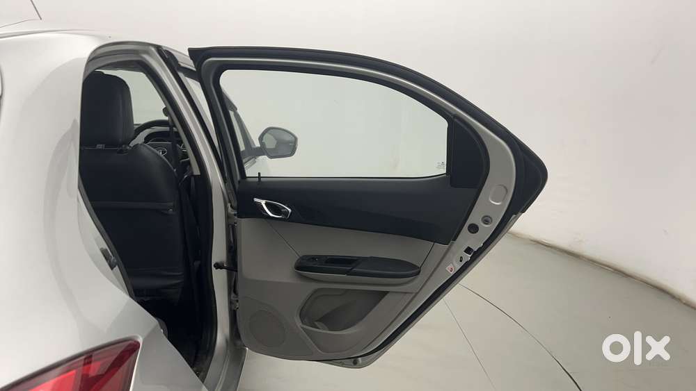 Tata Tiago Xz, 2016, Petrol