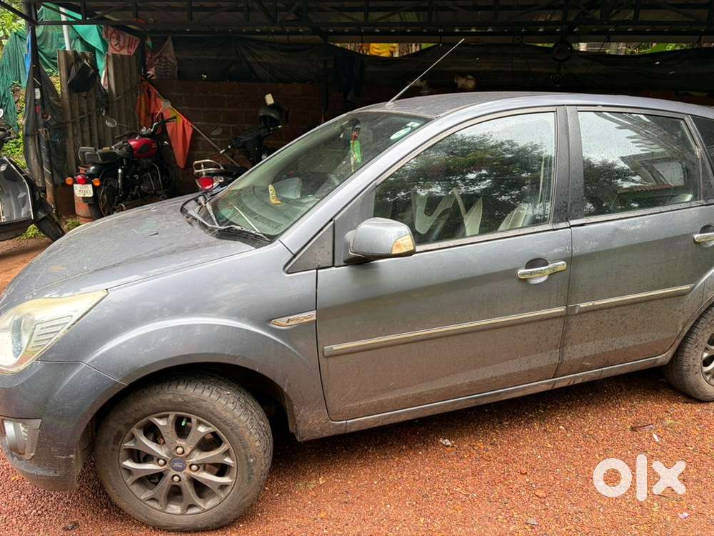 Ford Figo Petrol 2015