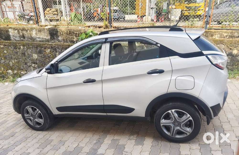 Tata Nexon 1.2 Revotron Xm (s), 2018, Petrol