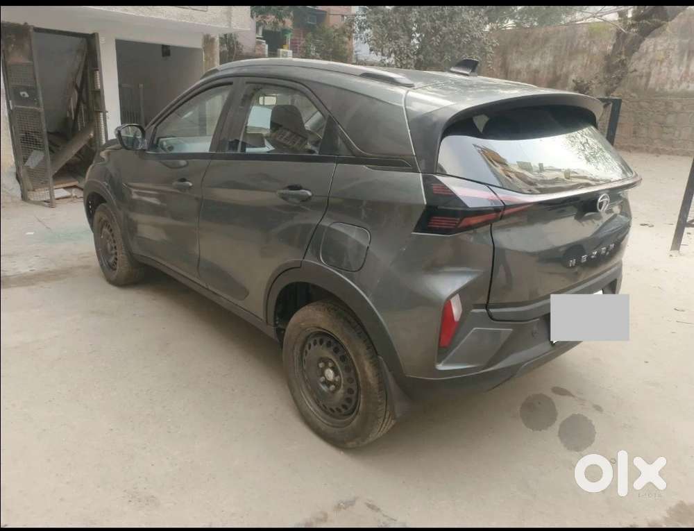 Tata Nexon Smart Plus Sunroof Petrol,1st Owner 3k Driven Only