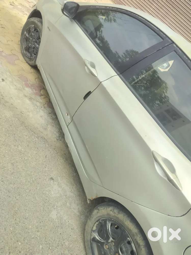 Hyundai Verna 2012