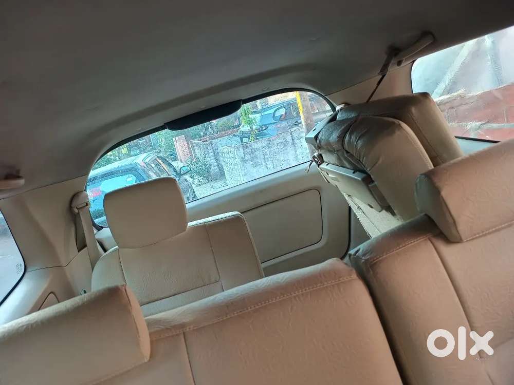 Toyota Innova Petrol 2005