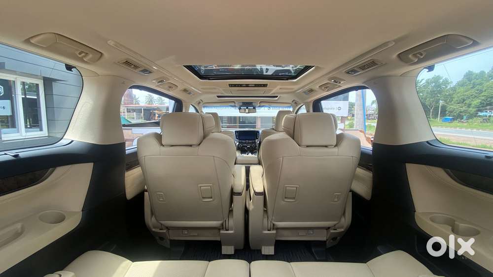 Toyota Vellfire Vip – Executive Lounge, 2022, Petrol