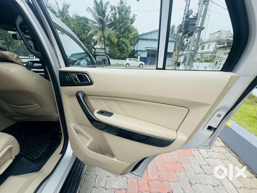Ford Endeavour 3.2 Titanium 4x4 At, 2016, Diesel