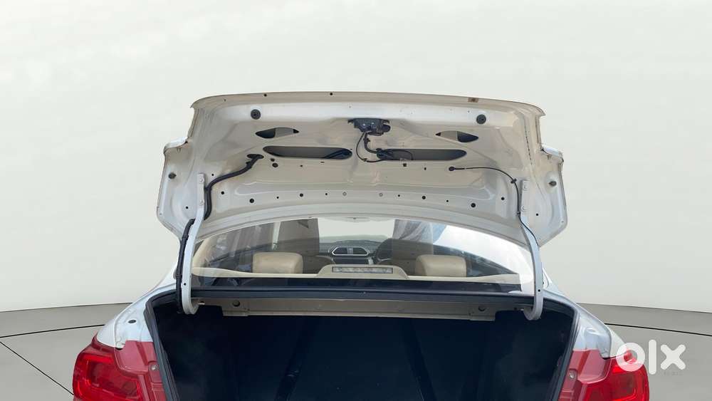 Maruti Suzuki Swift Dzire 1.2 Vxi Bsiv, 2022, Petrol