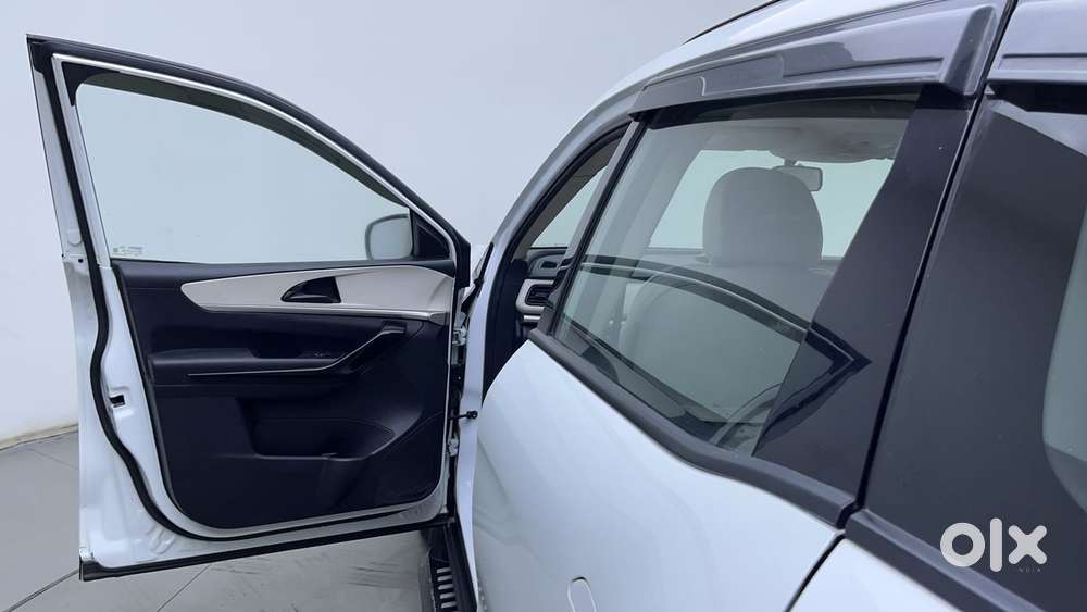 Mahindra Xuv700 2.2 Ax 5 Diesel Mt Str, 2023, Diesel