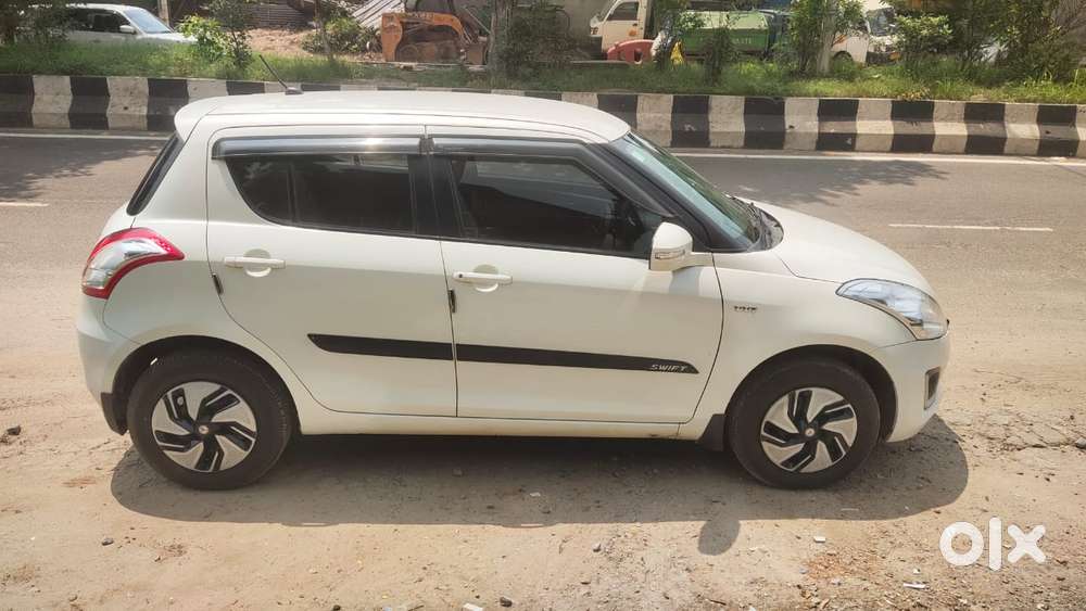 Maruti Suzuki Swift Vxi + Manual, 2016, Petrol
