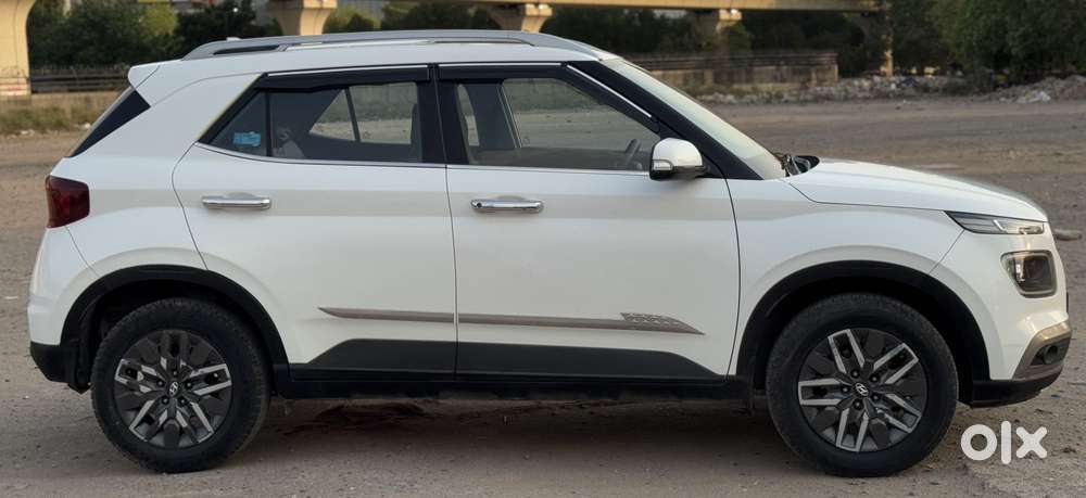 Hyundai Venue Sx Dual Tone Diesel, 2022, Diesel