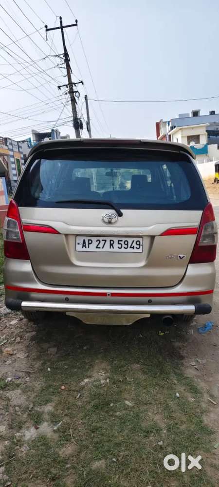 450000/- Slightly Negotiable, Toyota Innova 2.5 V, Full Condition,