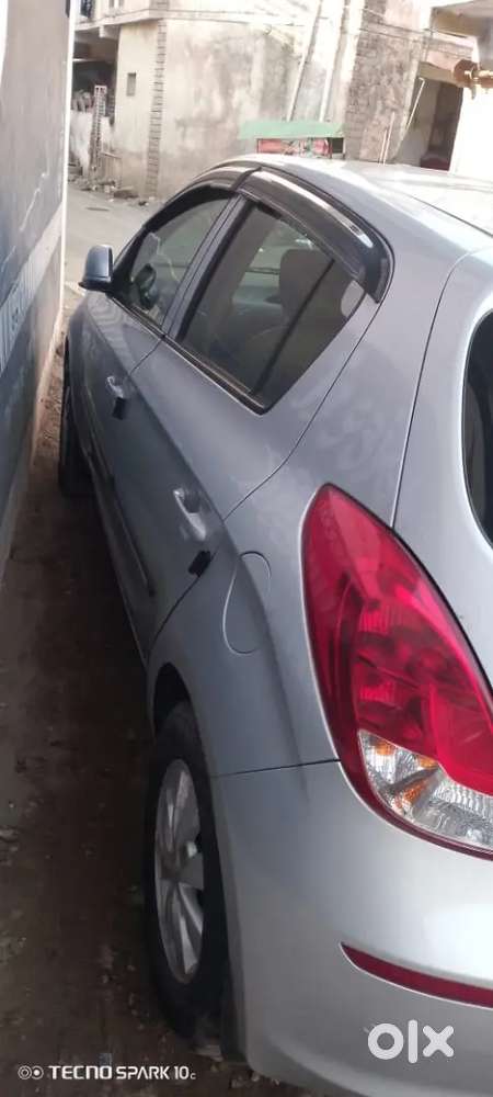 I 20 Cng Petrol   Km79000