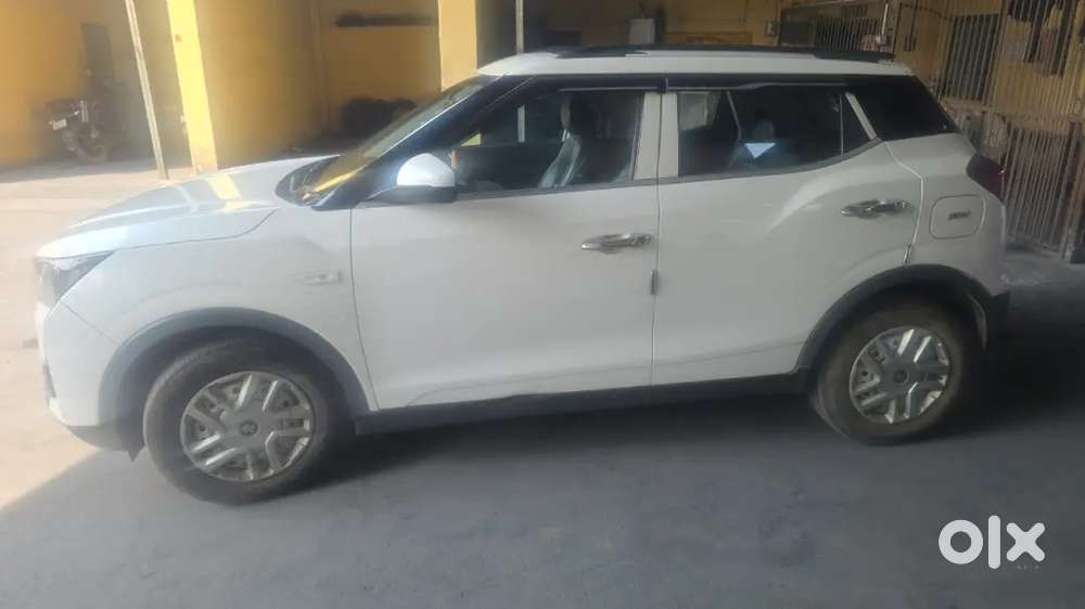Mahindra Xuv 3xo 2024 Petrol Well Maintained