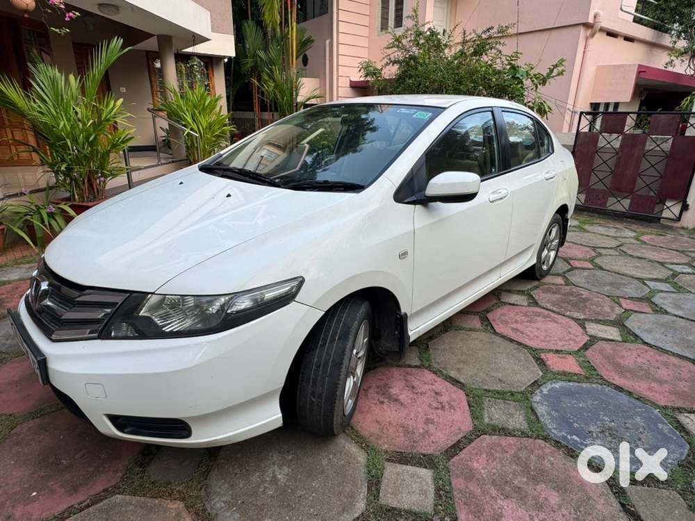 Honda City 1.5 Smt (2013) – 77,077 Km  Pristine Condition