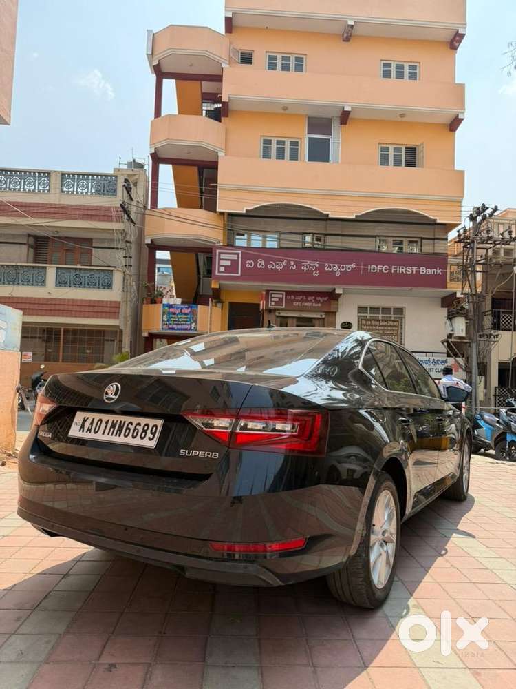 Skoda Superb 2016 Petrol 61000 Km Driven